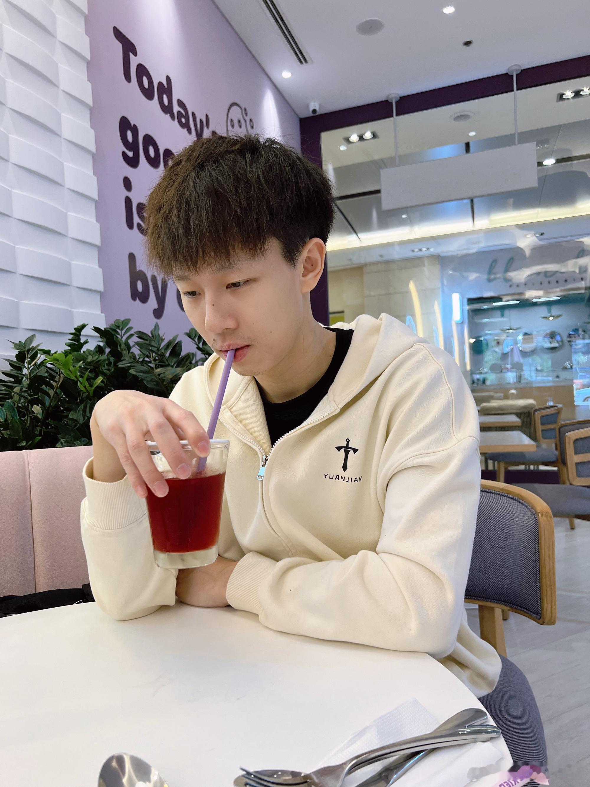 林高远  远子[兔子]尽快适应 继续加油[加油] 