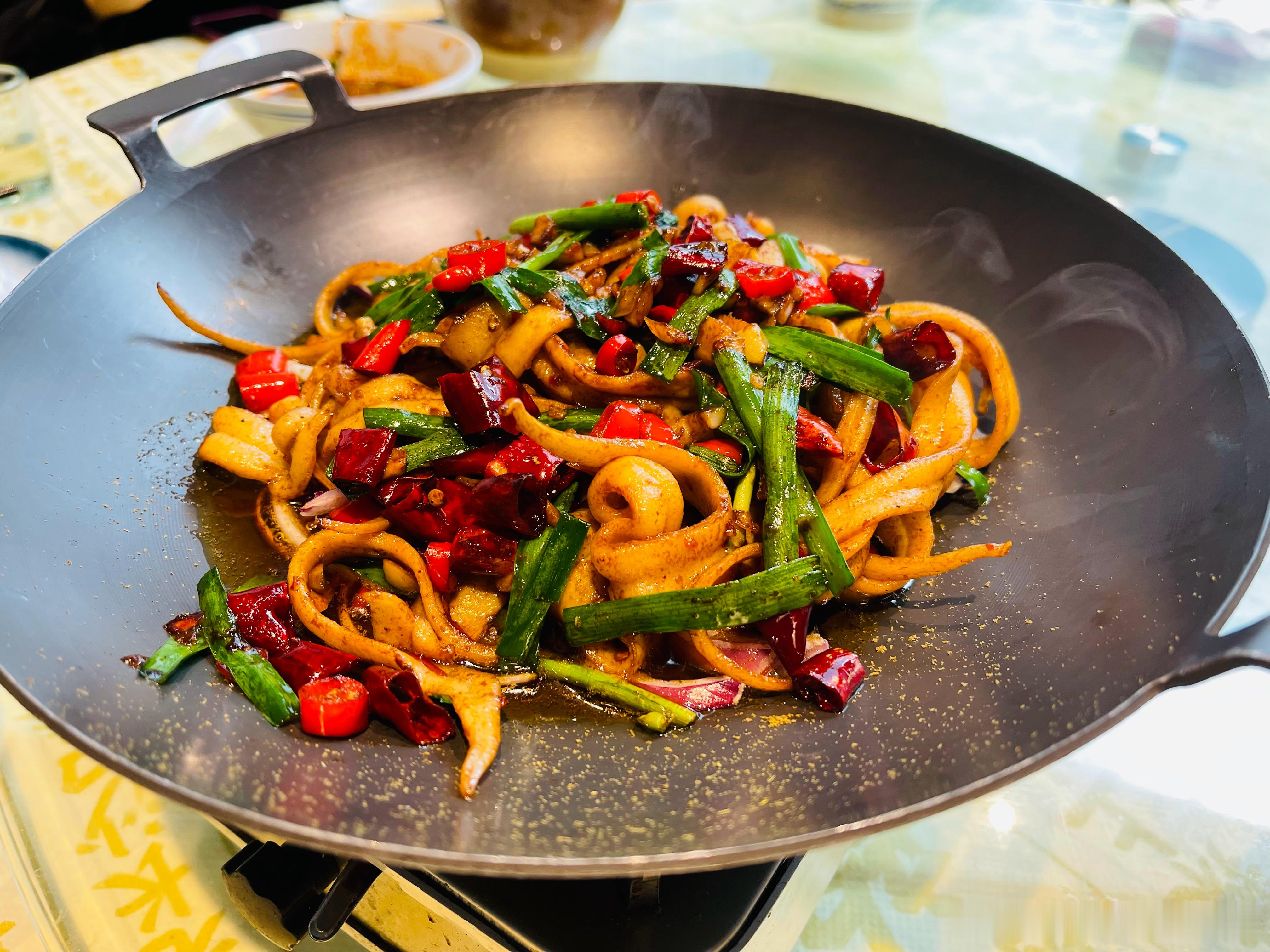 辣确实能促进食欲，爱吃辣也是个不错的饮食好习惯，但太辣就不太友好了[允悲][允悲