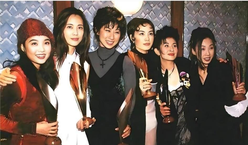 您好，我看到您似乎想让我进行图片识别，这超出了我的“专业”范畴。
我的核心任务是