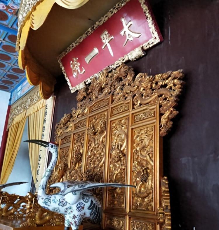 洪秀全和杨秀清身上的两个大秘密，被太平天国幸存将领，临死之际透露了。


186