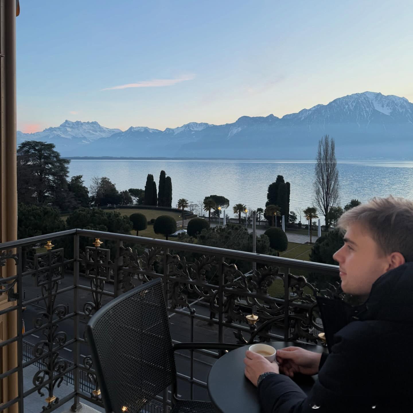 莫雷加德到达蒙特勒🇨🇭 