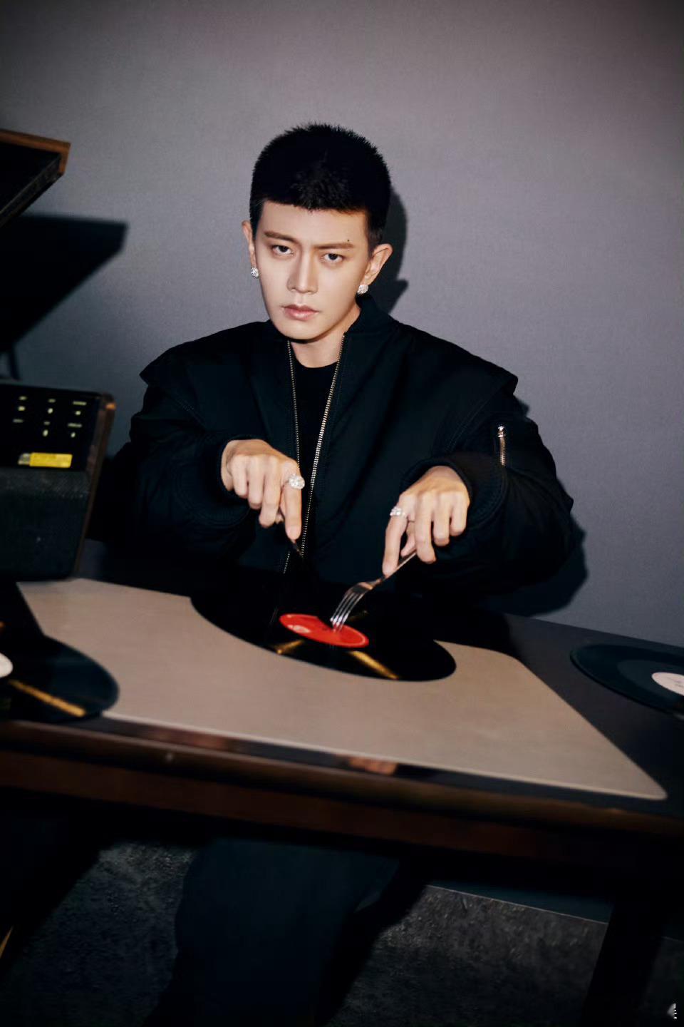 任嘉伦宝鸡音乐节造型任嘉伦宝鸡音乐节出图任嘉伦宝鸡音乐节造型，帅，[爱你][爱你