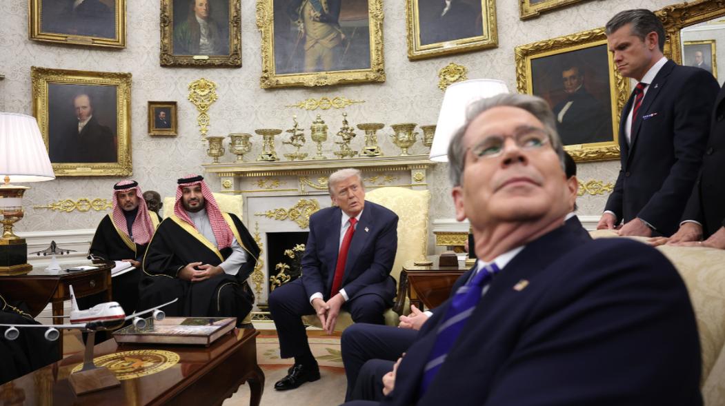 特朗普急不可耐，给贝森特下了一个要求，赶紧打电话去“催一催”中国！
在与沙特王储