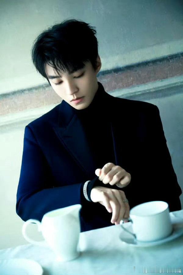 网传王俊凯出演电影受害人王俊凯或将出演电影受害人他塑造的角色总能引发共鸣，无论是