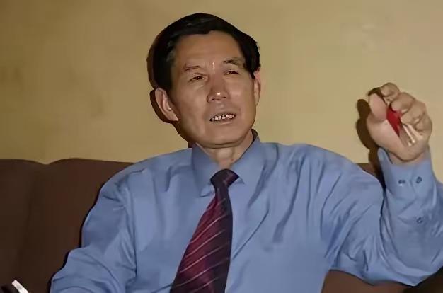 一个河南农民，花了十年，把榨过油的豆渣变成了布料。这个叫李官奇的人，干成了美国、