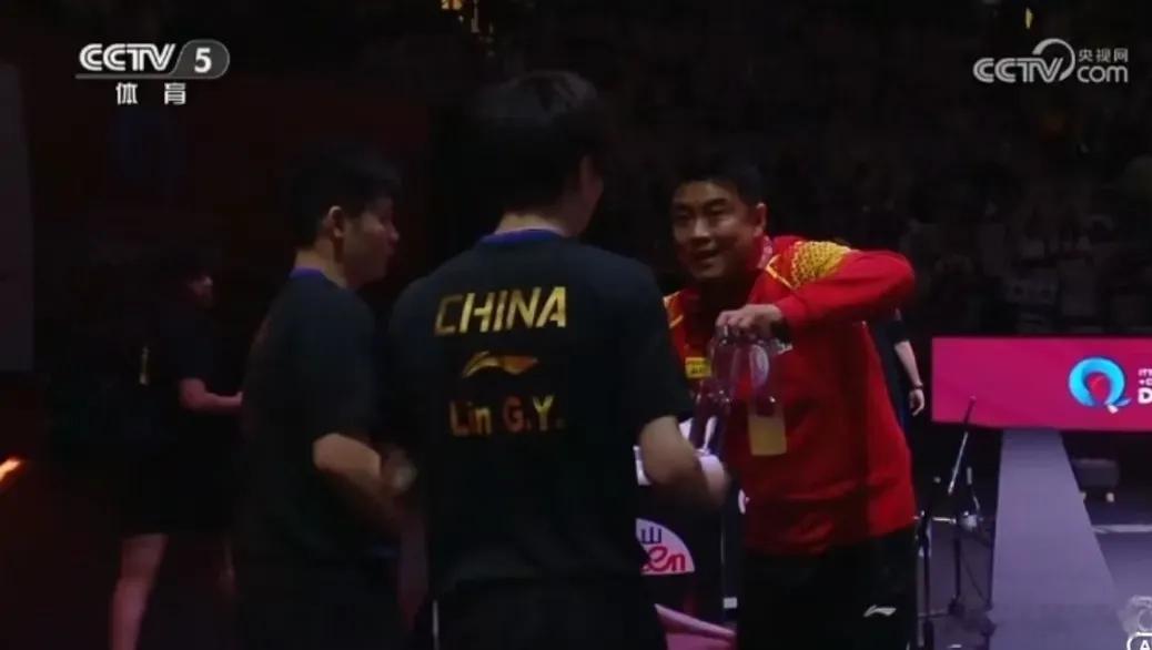 林高远林诗栋3比0张禹珍赵大成悬着的心终于放下了终于看见了王皓教练脸上的笑容了男