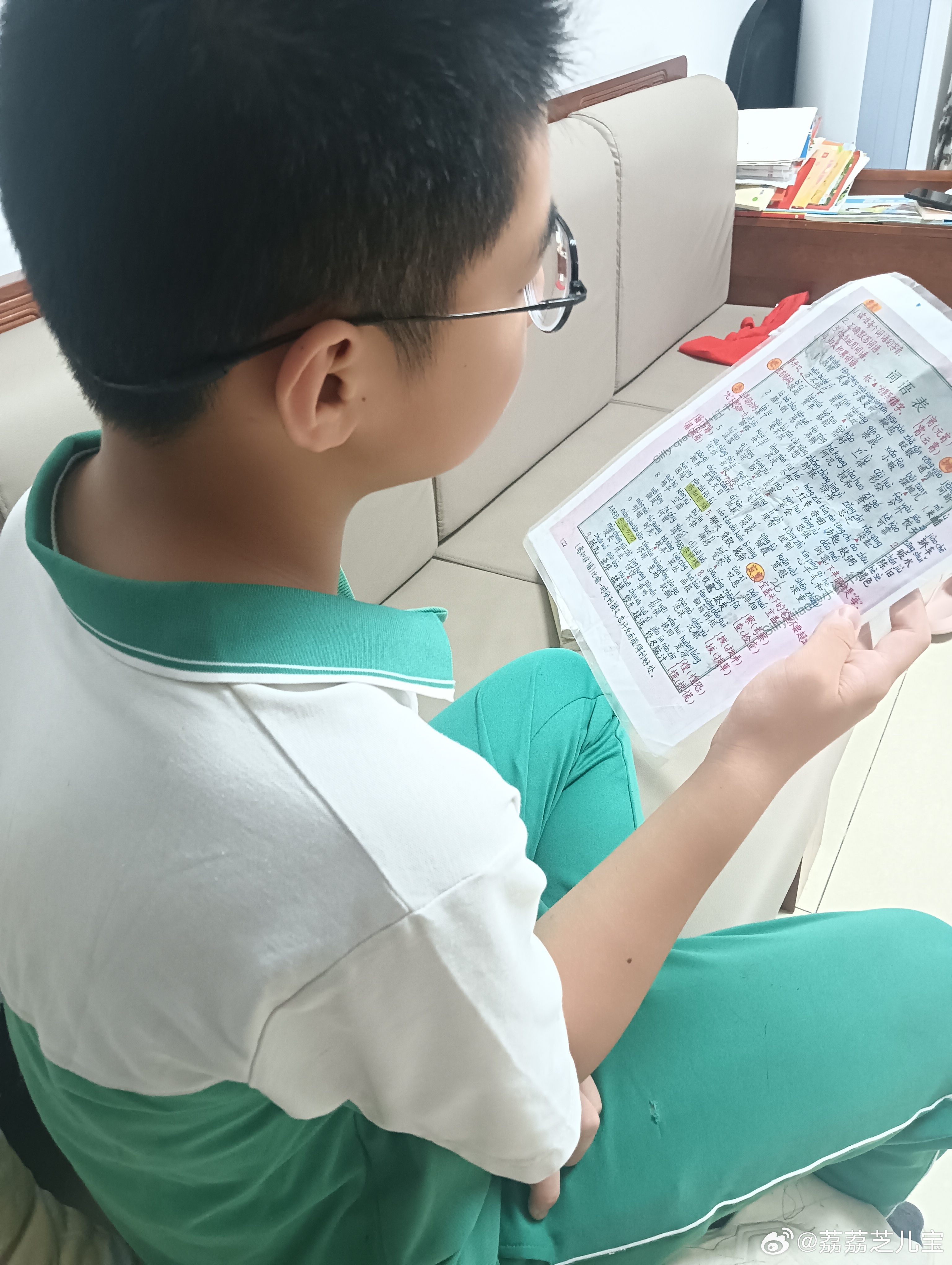 小学阶段晨读真的很有必要！大宝从一开始的我们要求到现在的主动早读，养成习惯后根本