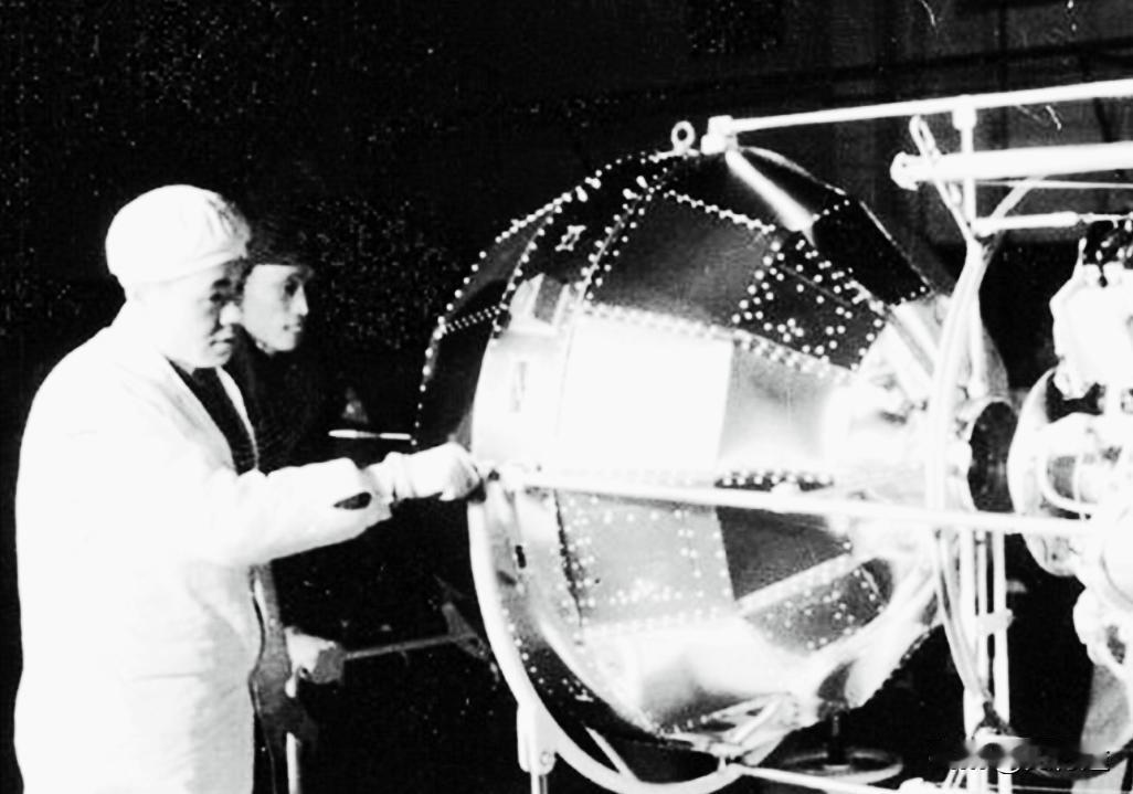 让东方红卫星回家能做到吗？我国的第一颗东方红卫星1970年发射，50多年过去了，