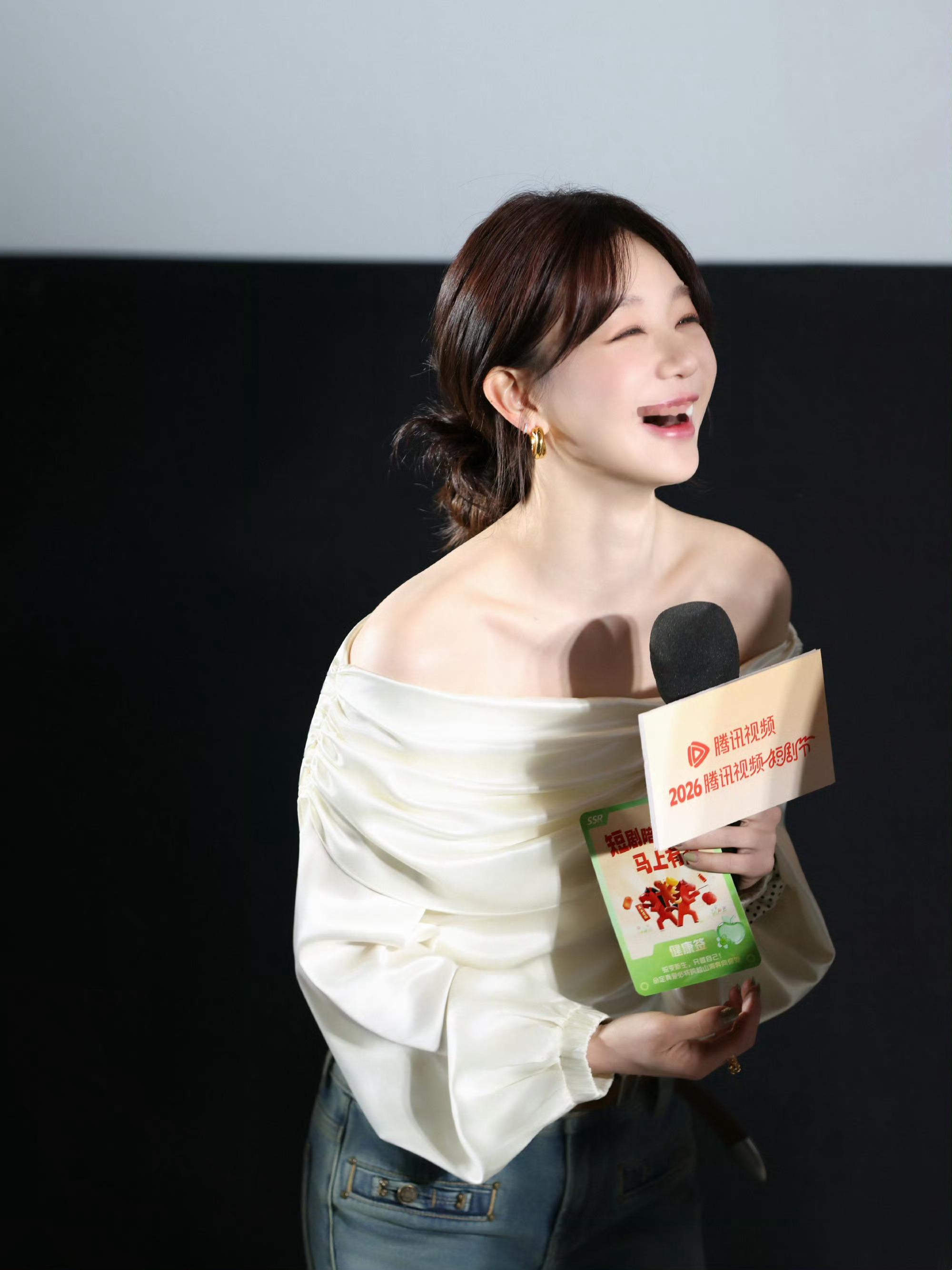 徐梦洁笑起来眼睛👀弯弯的好可爱好漂亮