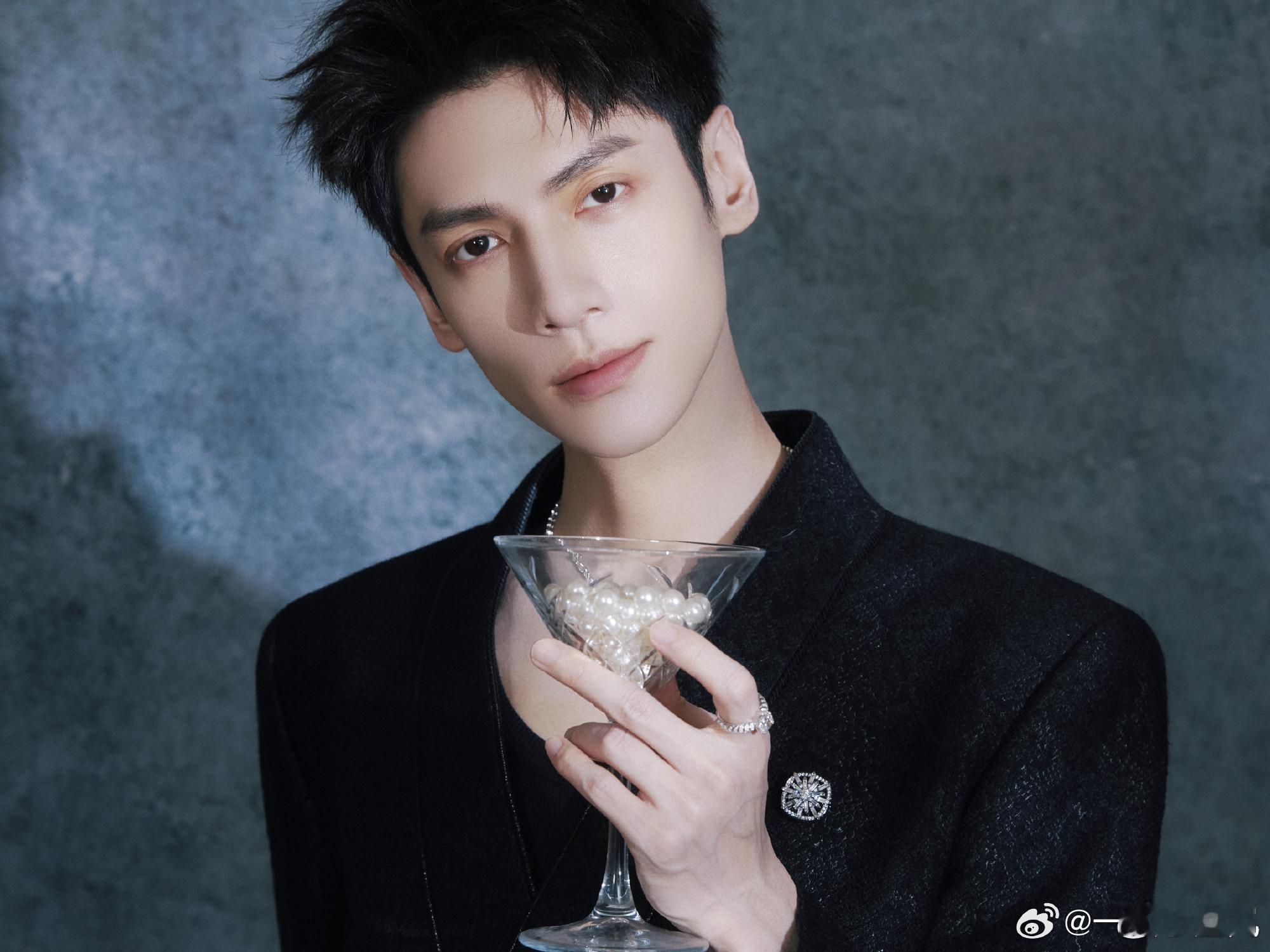 谁懂水龙吟全员合唱的群像含金量 罗云熙、林允等主创携黄子弘凡同台，歌声交织着江湖