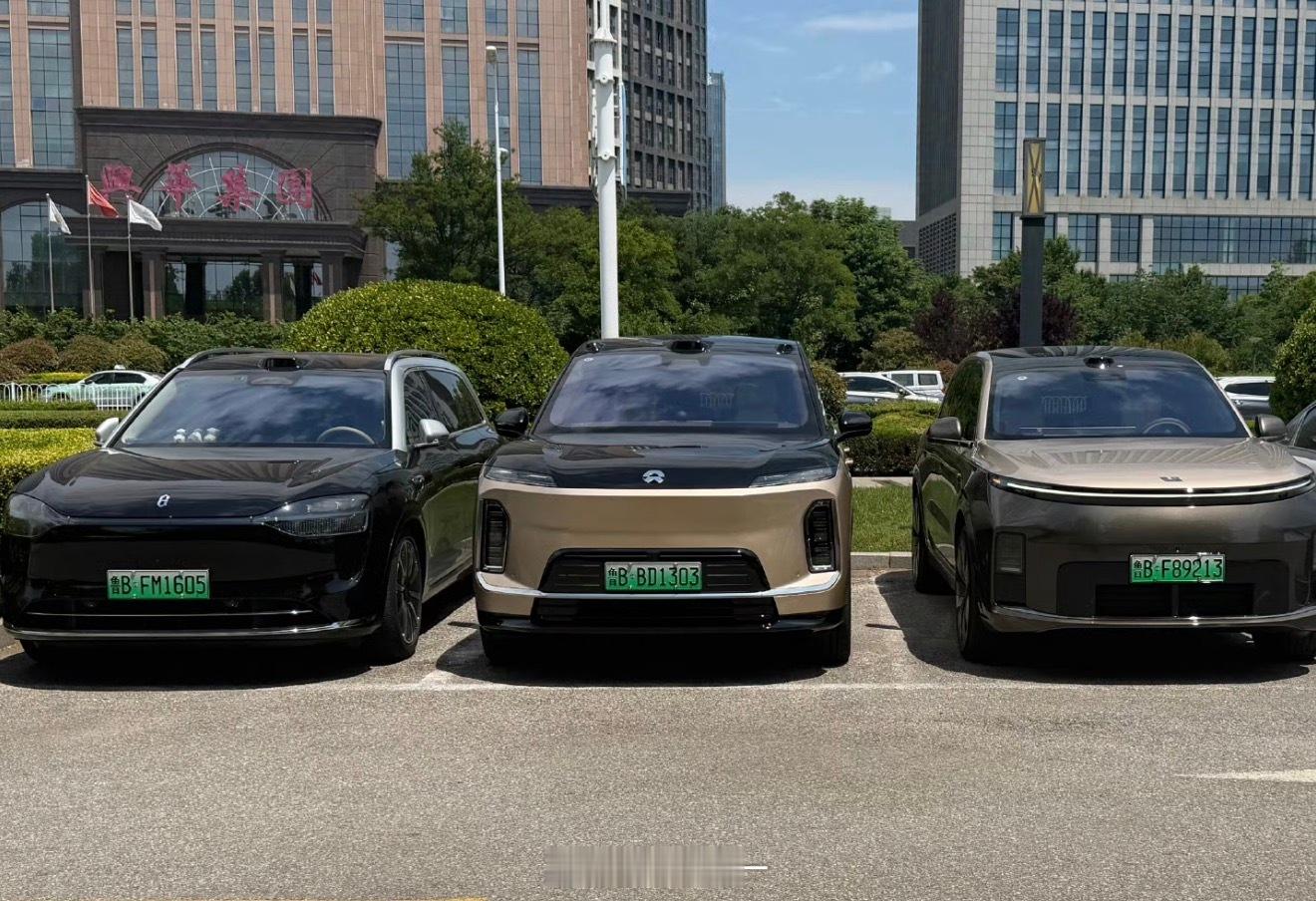 三款目前很火的9系SUV：理想L9，蔚来ES9，问界M9。三选一，大家会选谁？