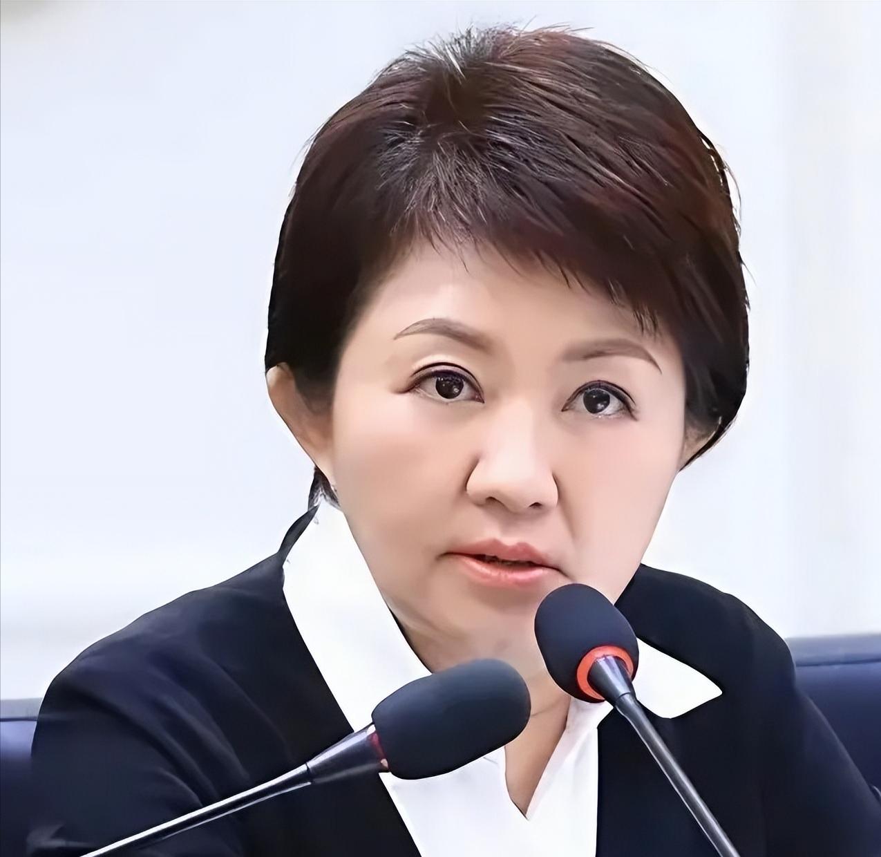 卢秀燕这步棋，怕是走错了。

她以为台湾局势的走向掌握在岛内，其实真正的棋手是中