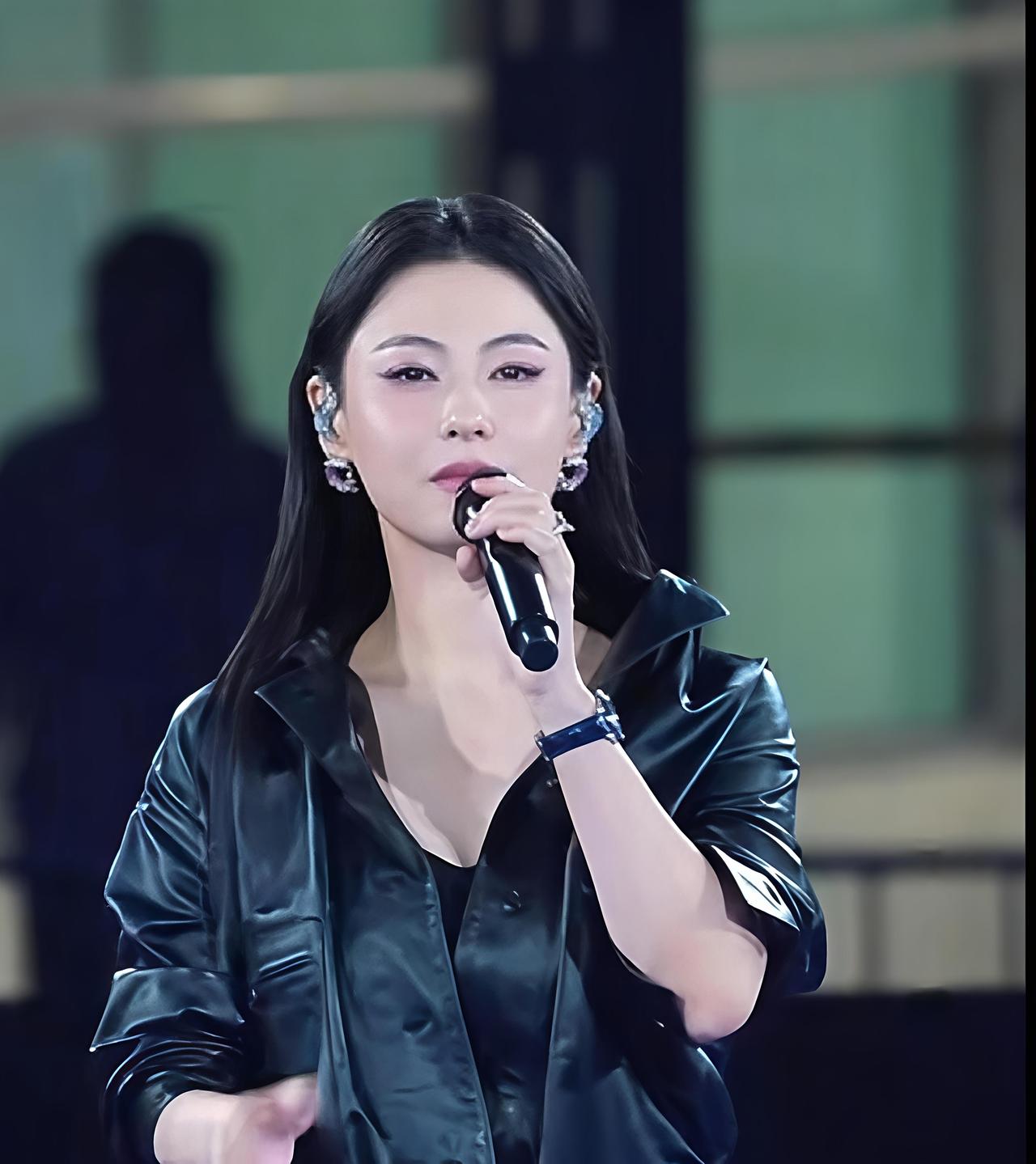 全网心疼她分不到1亿遗产，我却看到了最清醒的女人

谢贤遗嘱曝光那天，全网都在替