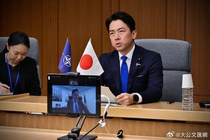 一般来说，战机如果被常规模式扫描，自身雷达告警装置会“嘟”两声，发出提醒；如果被