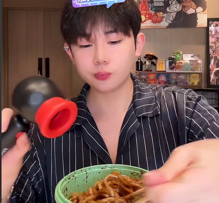 单眼皮的小黄豆  这个风扇好可爱！ 