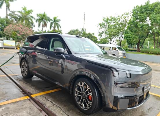 领克900的静谧性被低估了
作为一辆家庭定位的大六座SUV，900的隔音整体是偏