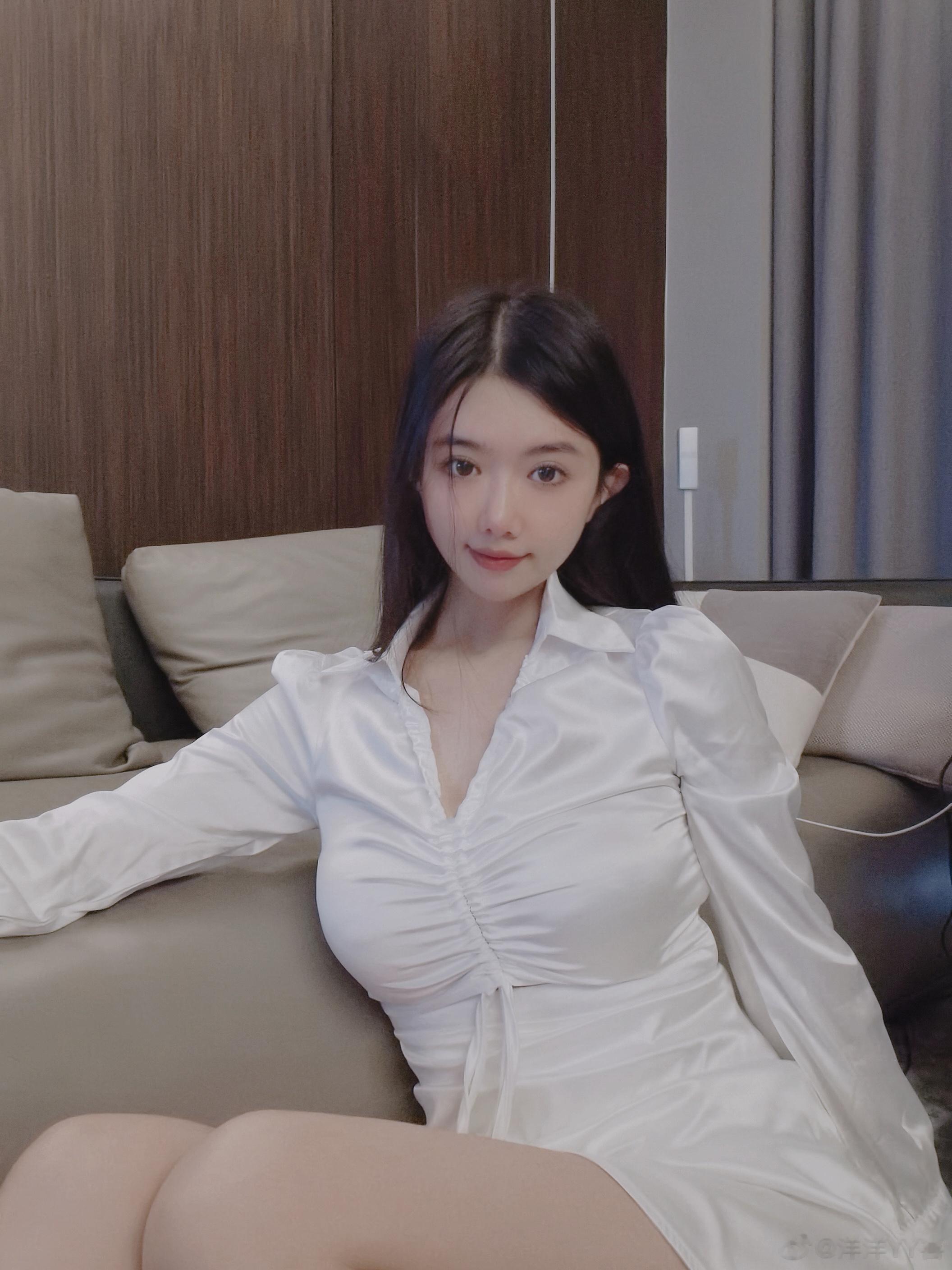 拆穿多没意思 就喜欢看别人演戏 精彩的地方我还可以鼓掌 兴致来了还能陪你演一场 