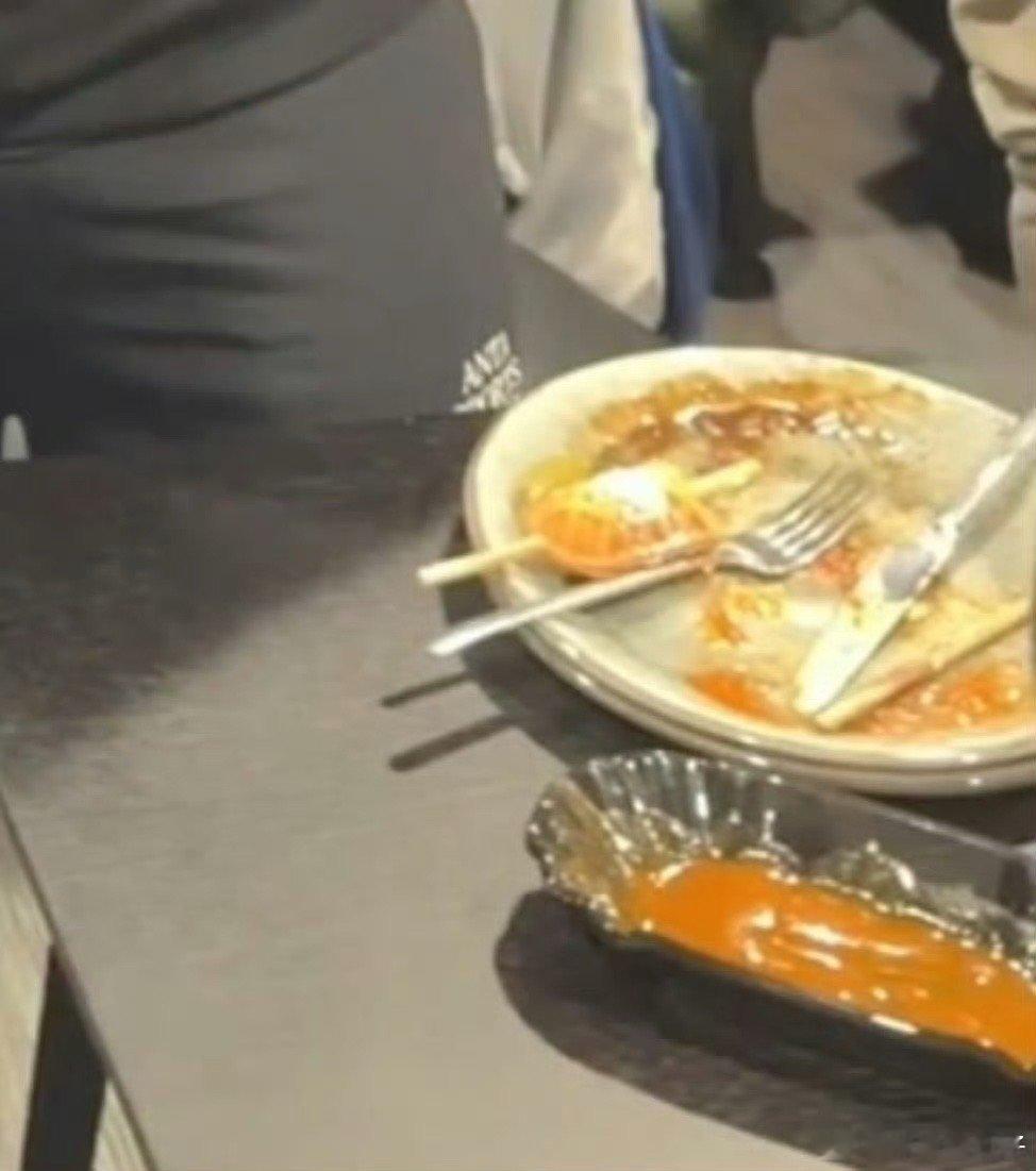 樊振东对多特蒙德美食很满意萨尔再不醒醒，东哥真的被抢走了 