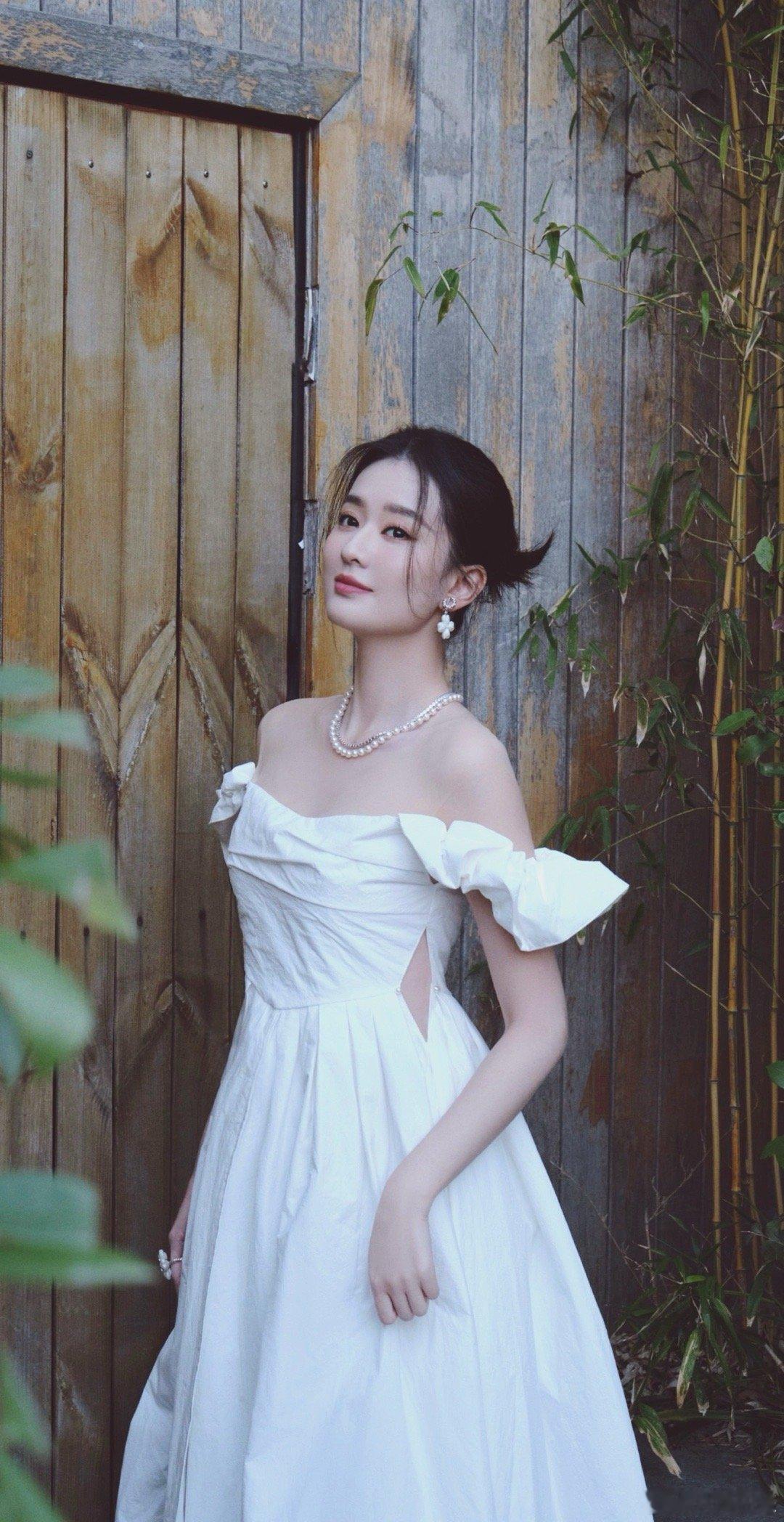 #乔欣 赖柏霖#恭喜你找到了属于自己的归宿，也找到了那份深爱的爱情。愿你们的日子