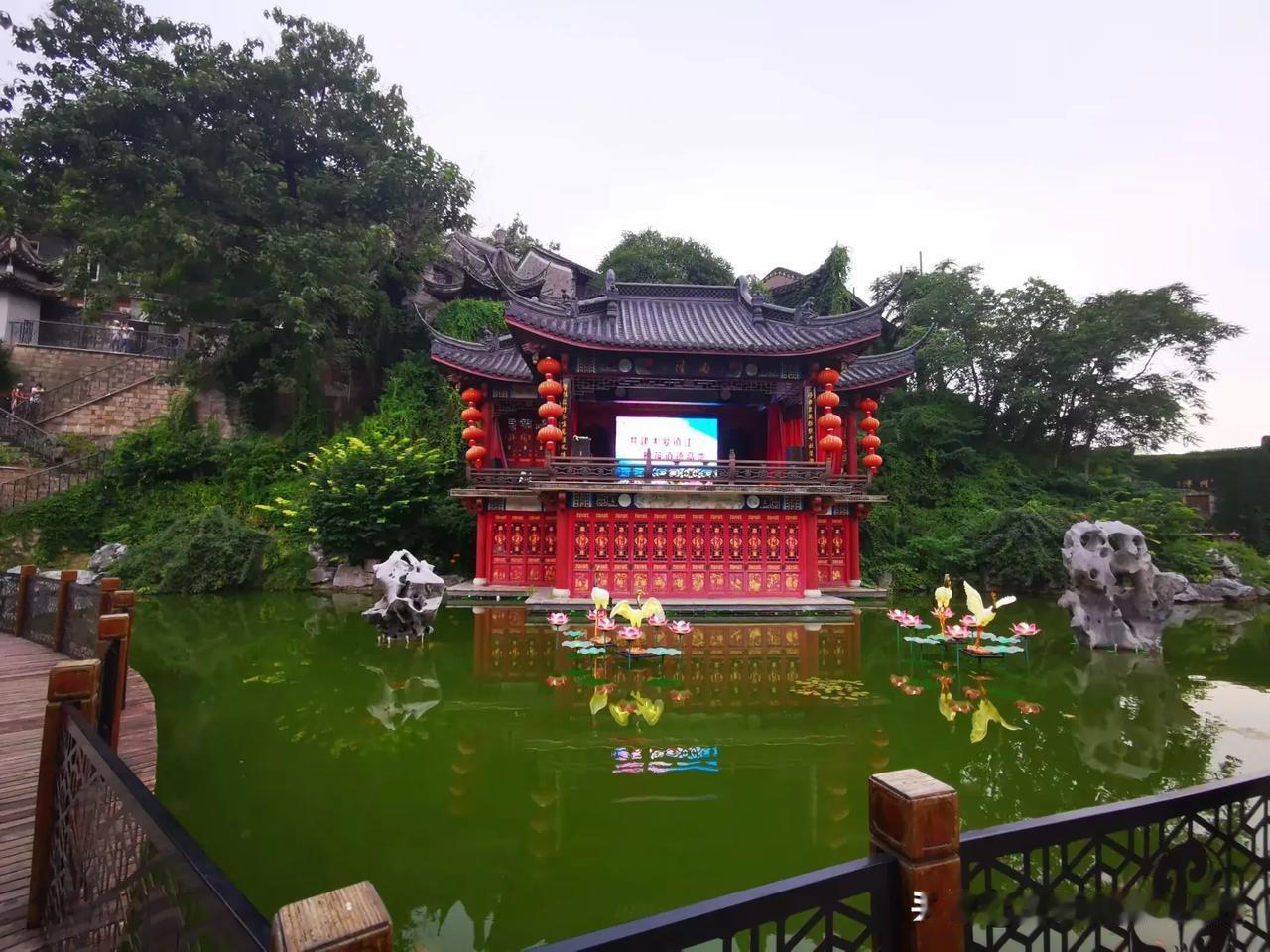 戏台