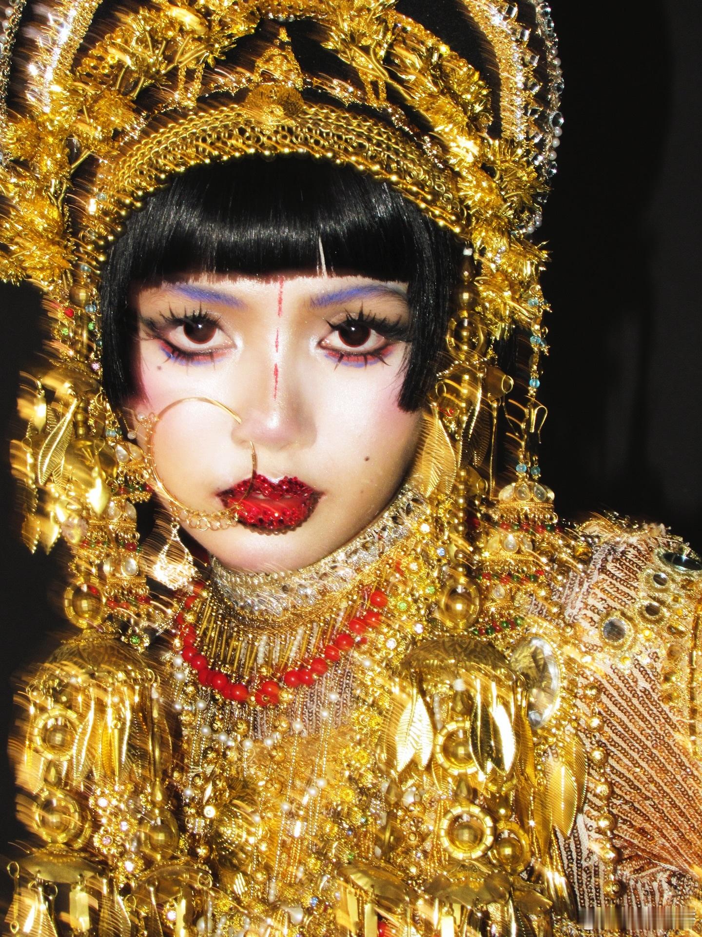 Lisa万圣节cos吉巴罗女妖救命！这是Lisa吗？她也太百变了！ ​​​