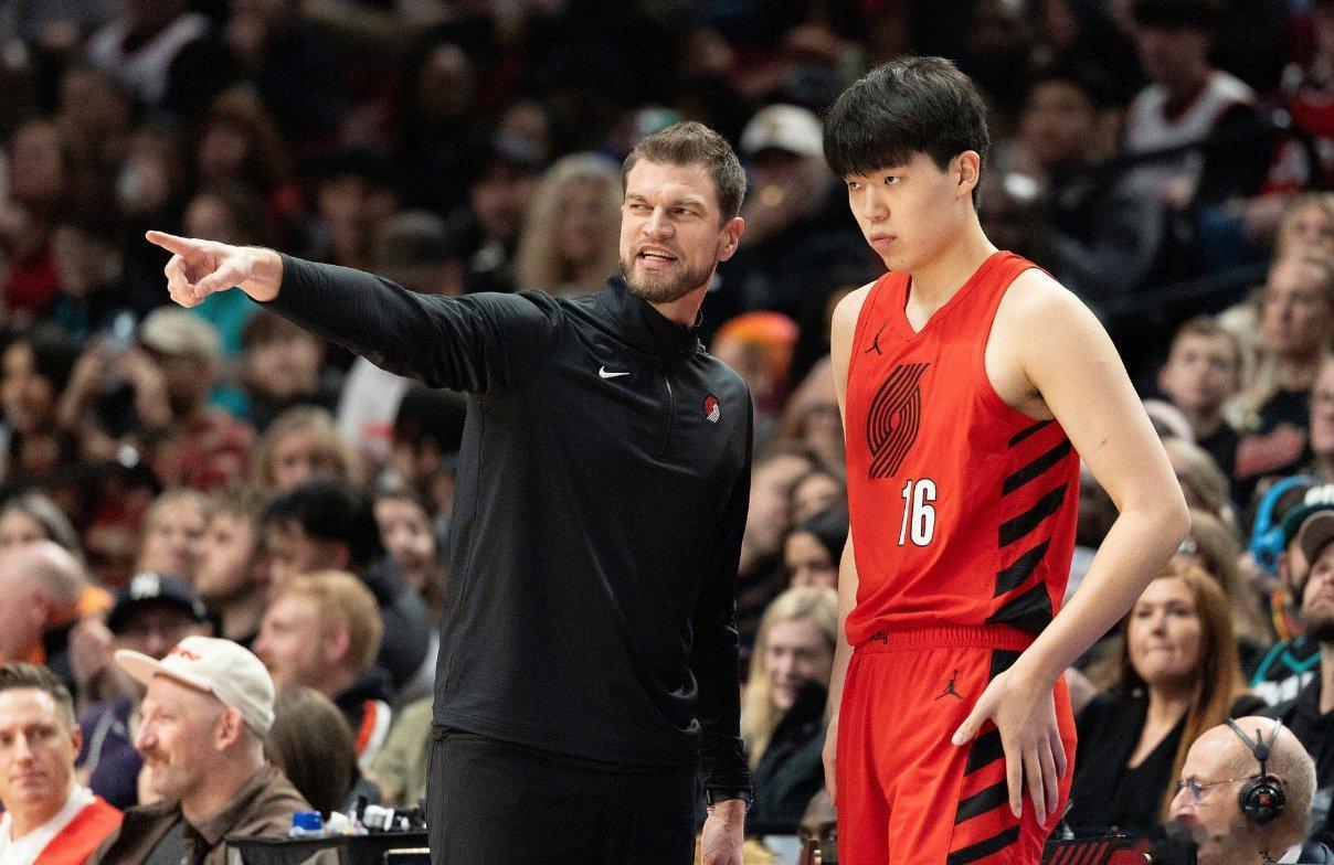 开拓者今天最多落后17分，最后一分钟追到只差一分。杨瀚森4分2篮板2助攻难救主，