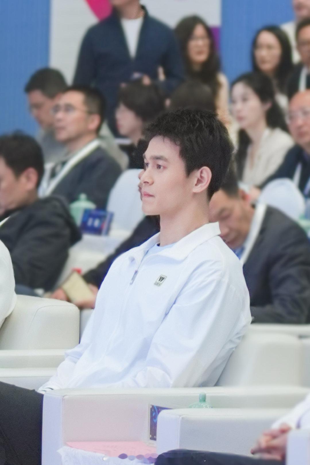 运动亦是风尚，律动与美学同频共振。受邀参加2026浙江杭州国际时尚体育周 启动仪