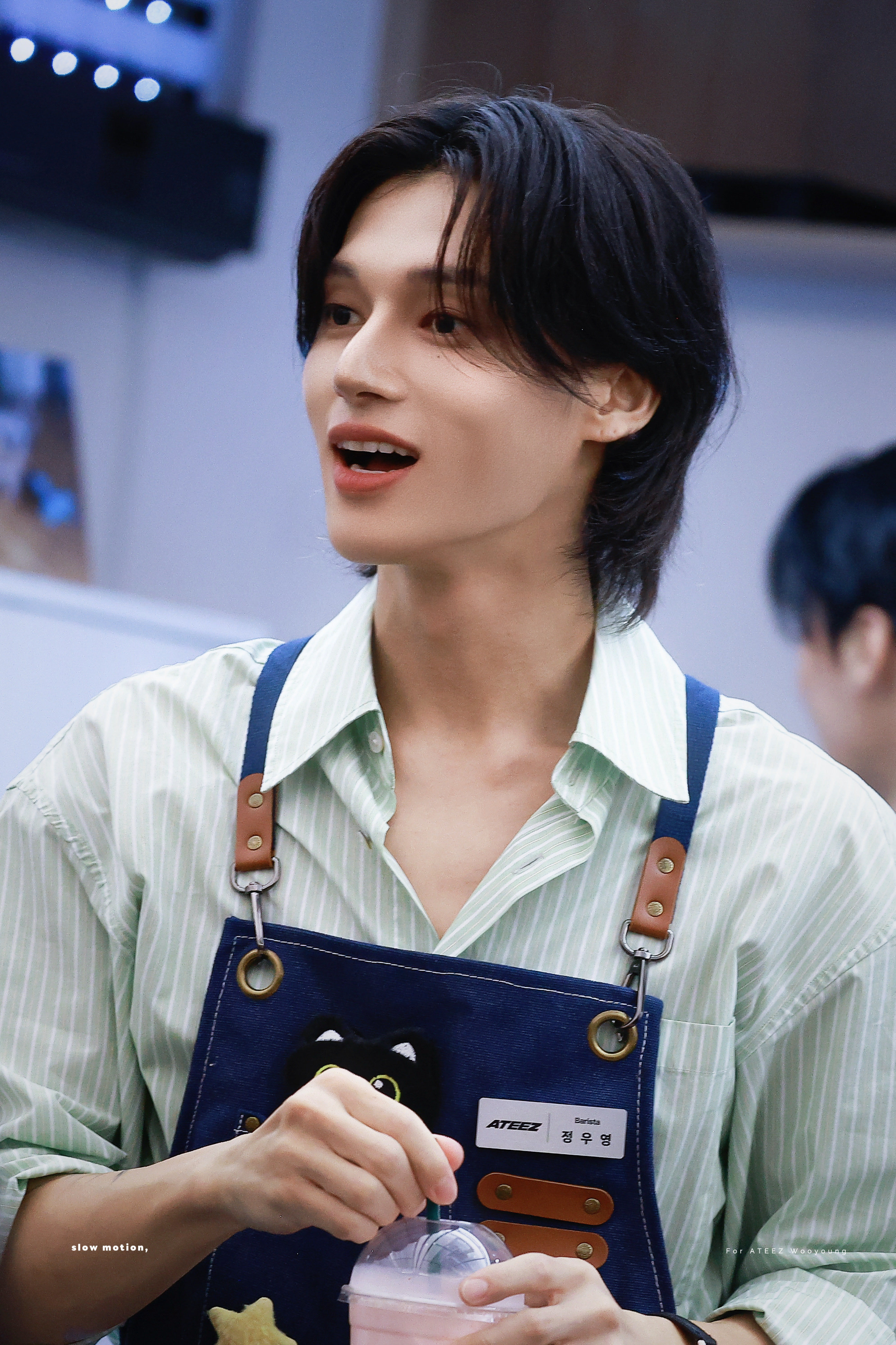 郑友荣  高清｜260724 260705 线下签售cr.logo 