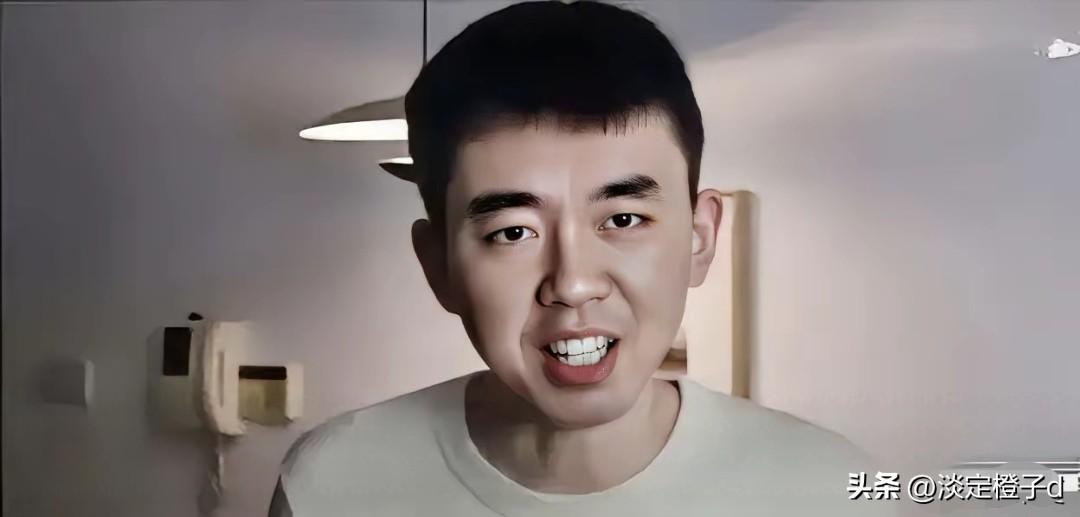 耿洪伟退学后专挑外校学术大佬举报，把自己导师吓得够呛。
耿同学本名耿洪伟，北航博
