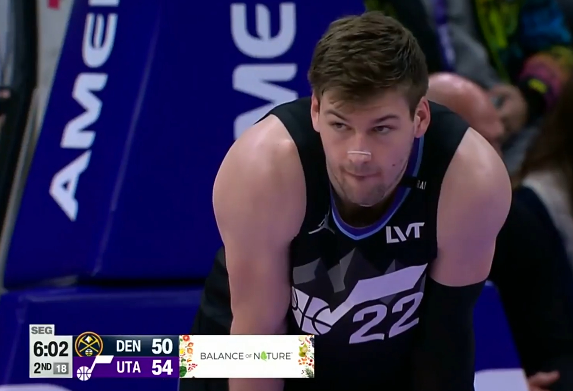 爵士可以啊，还领先着掘金 