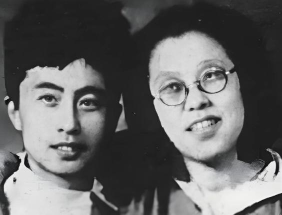 1957年，《林海雪原》火遍中国，罗荣桓元帅看完，拍着桌子：把曲波调回部队，授上