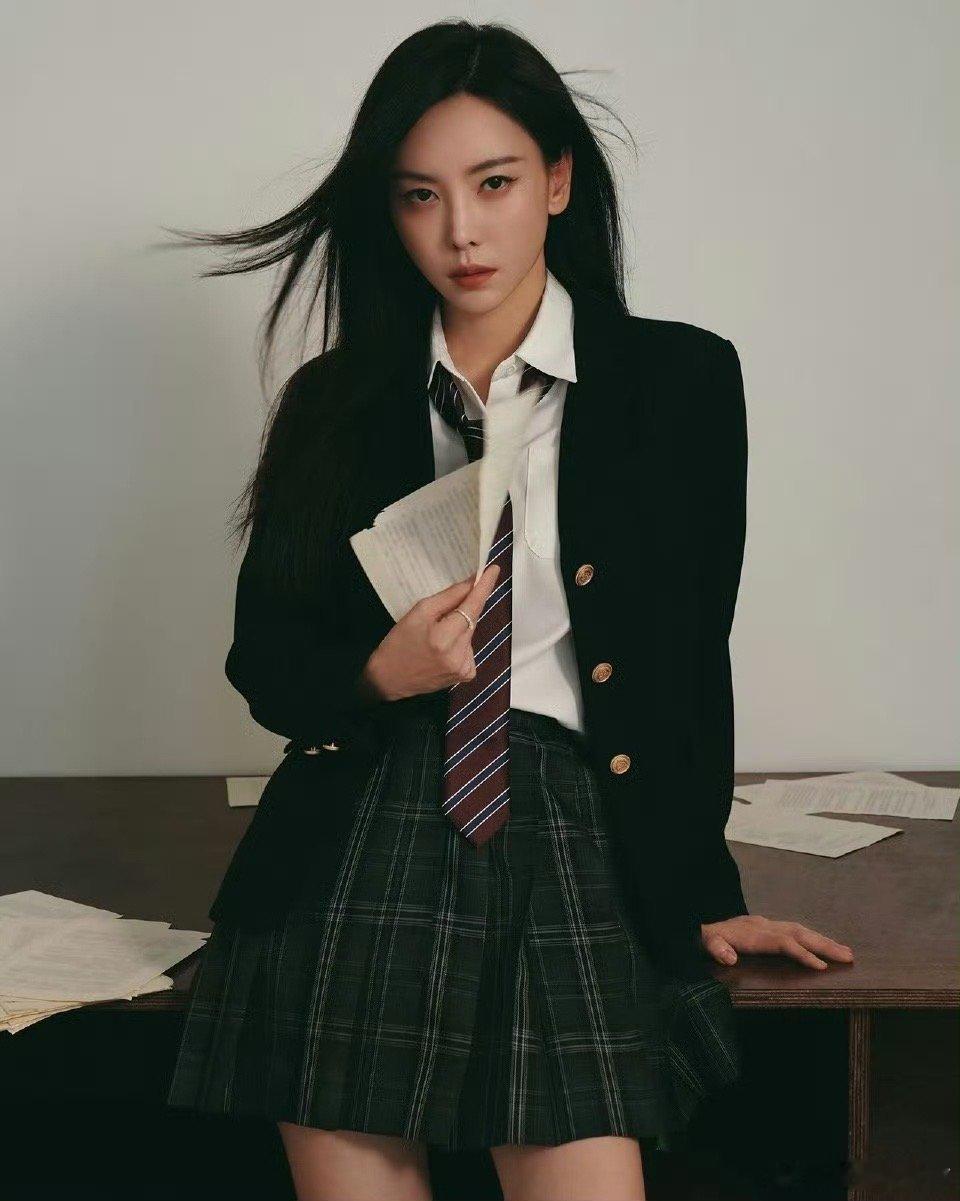 于文文音乐不基础养生更不基础于文文拿着一个保温杯说是自己的上班搭子，里面甚至还泡