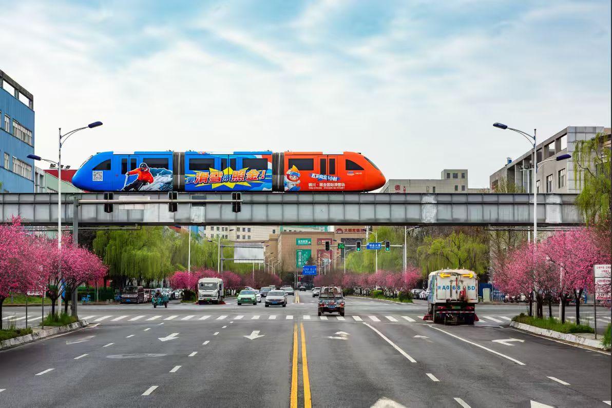 父母偏心有多伤人？一碗水端不平，再亲的手足也会变路人
 
都说手足情深，是这辈子