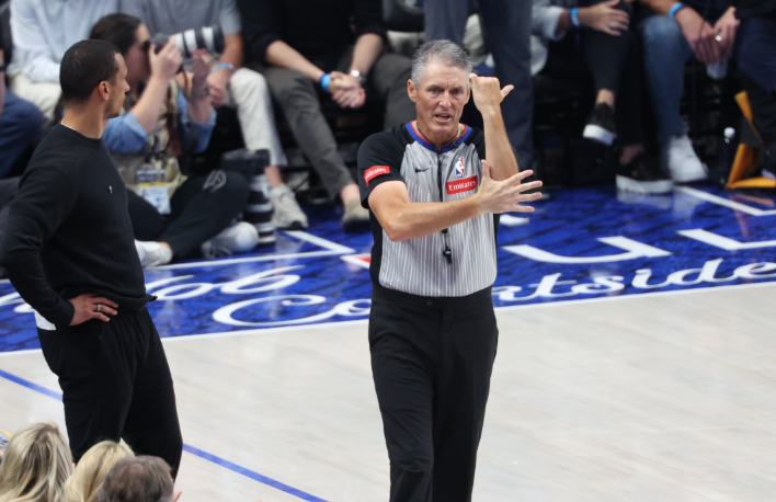 NBA高级副总裁兼裁判发展主管Monty McCutchen接受了ESPN的采访