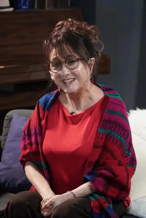 3月31日，香港演艺圈传来噩耗，资深演员施明于3月21日清晨因肺炎并发症离世，享