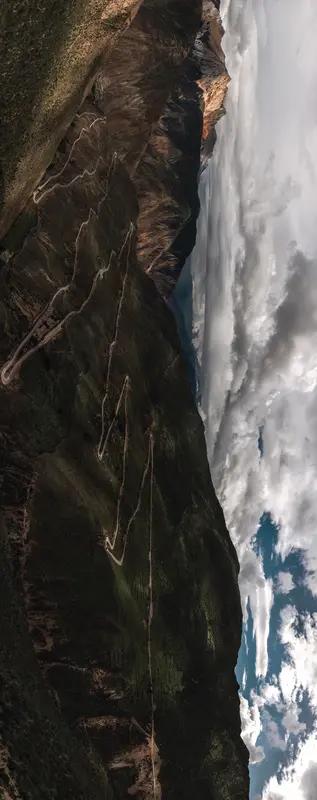 “进藏第九线”指的是克里雅古道。它可是条充满神秘与挑战的路。
这条古道从新疆于田