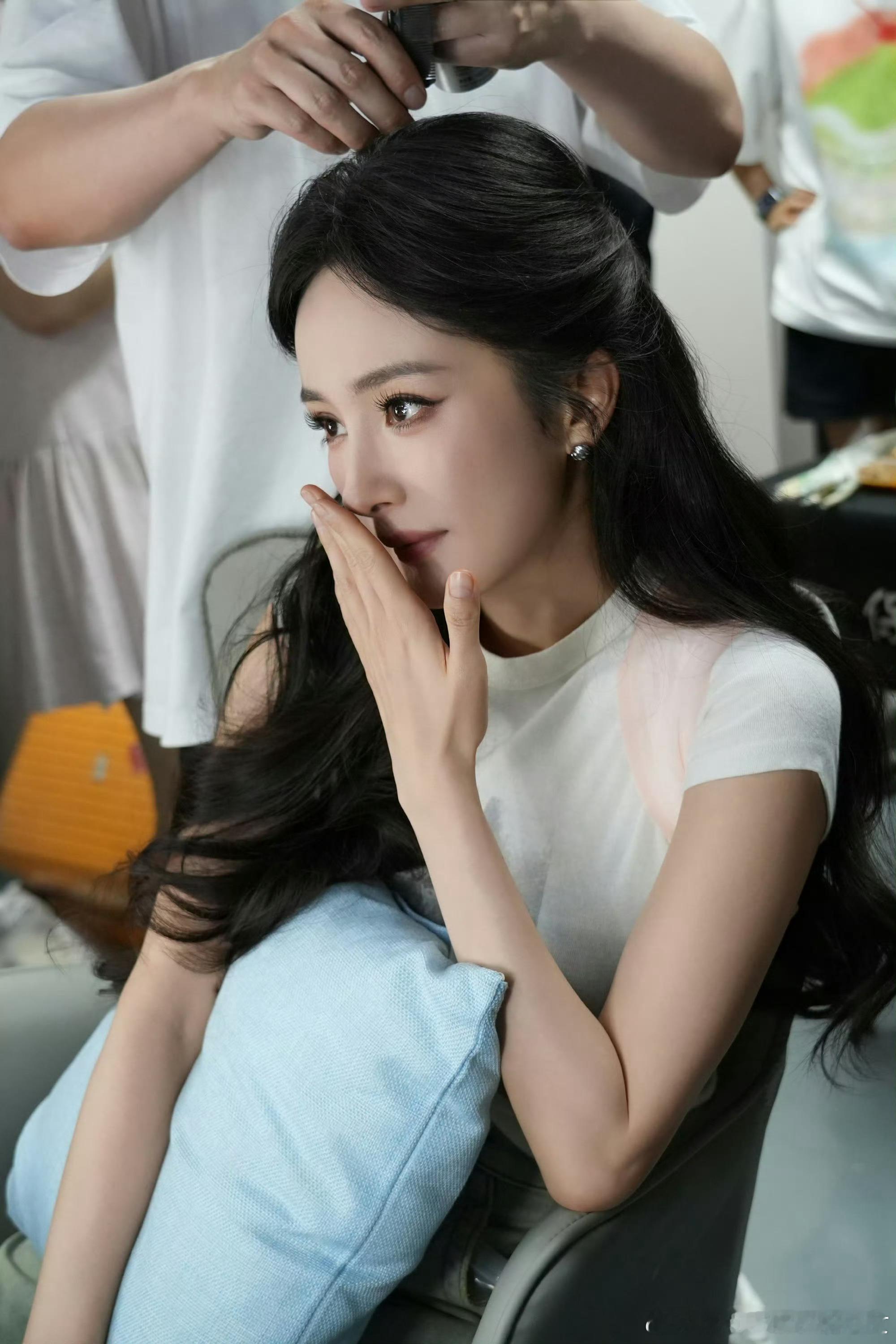 杨幂去练瑜伽了真的好自律，太美啦 ​​​