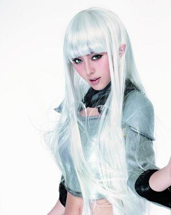 2006年，范冰冰为某网游代言时，拍摄的一组cosplay写真。 