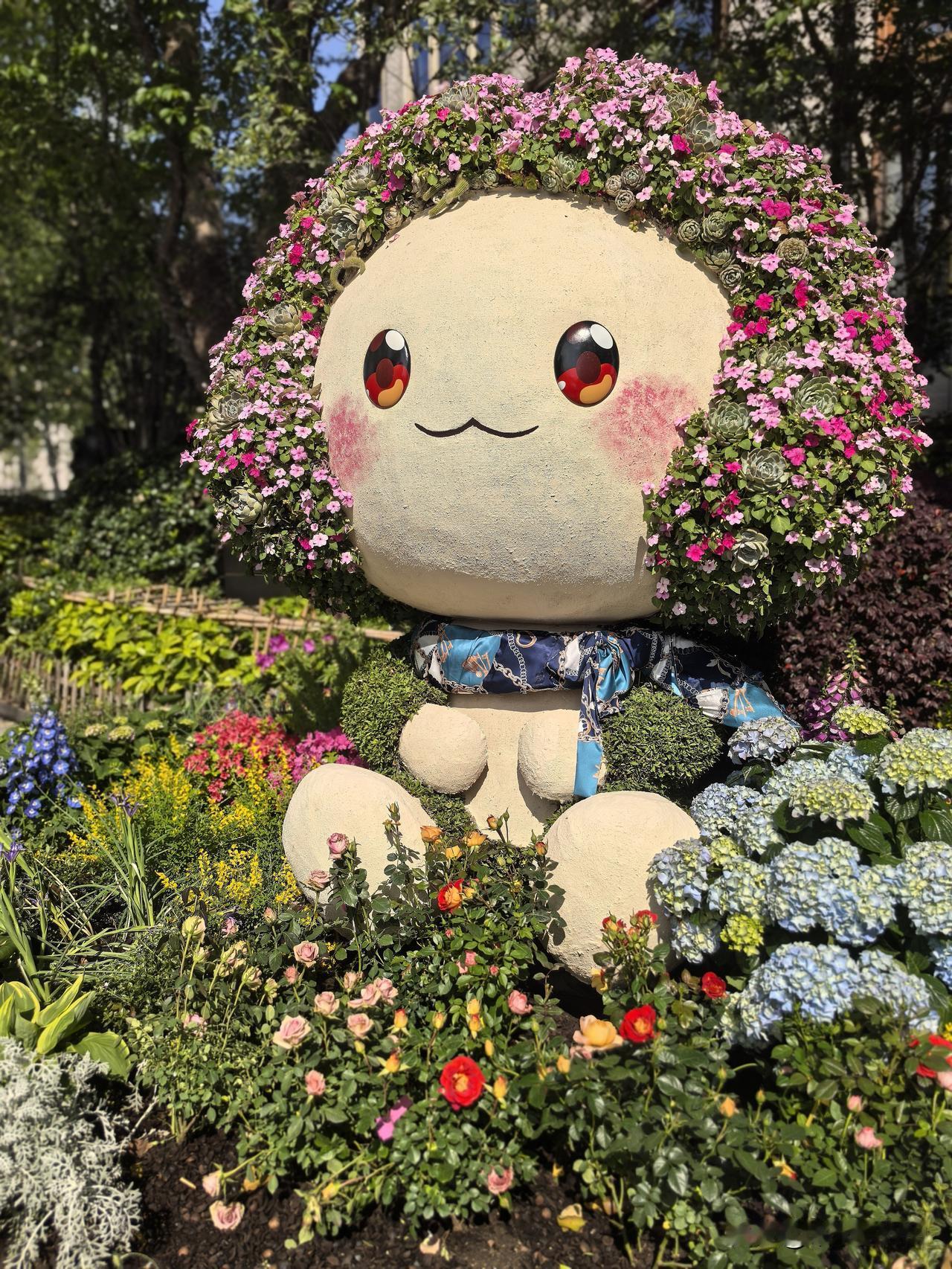 花的艺术节在这里

毗邻黄浦区主展区的古城公园旁，

有一处名为BFC的外滩金融