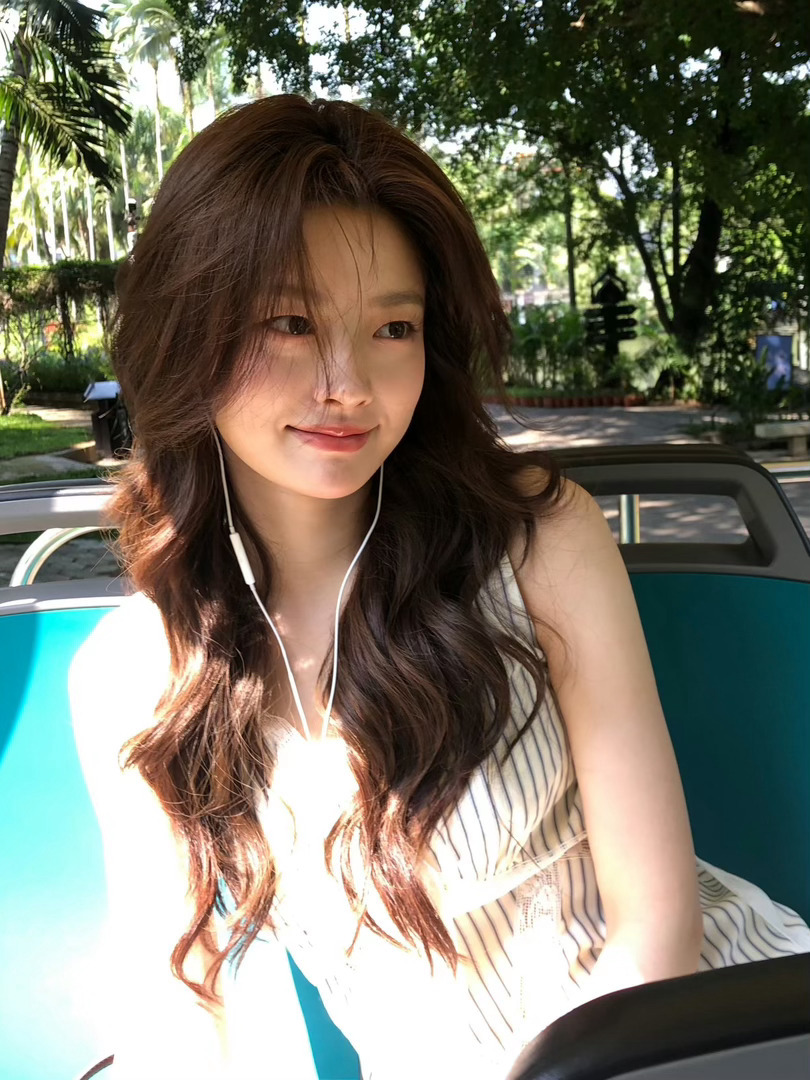徐若晗 xrh徐若晗冯娇娇 xrh徐若晗红尘四合 说星星漂亮的人，一定没见过你的