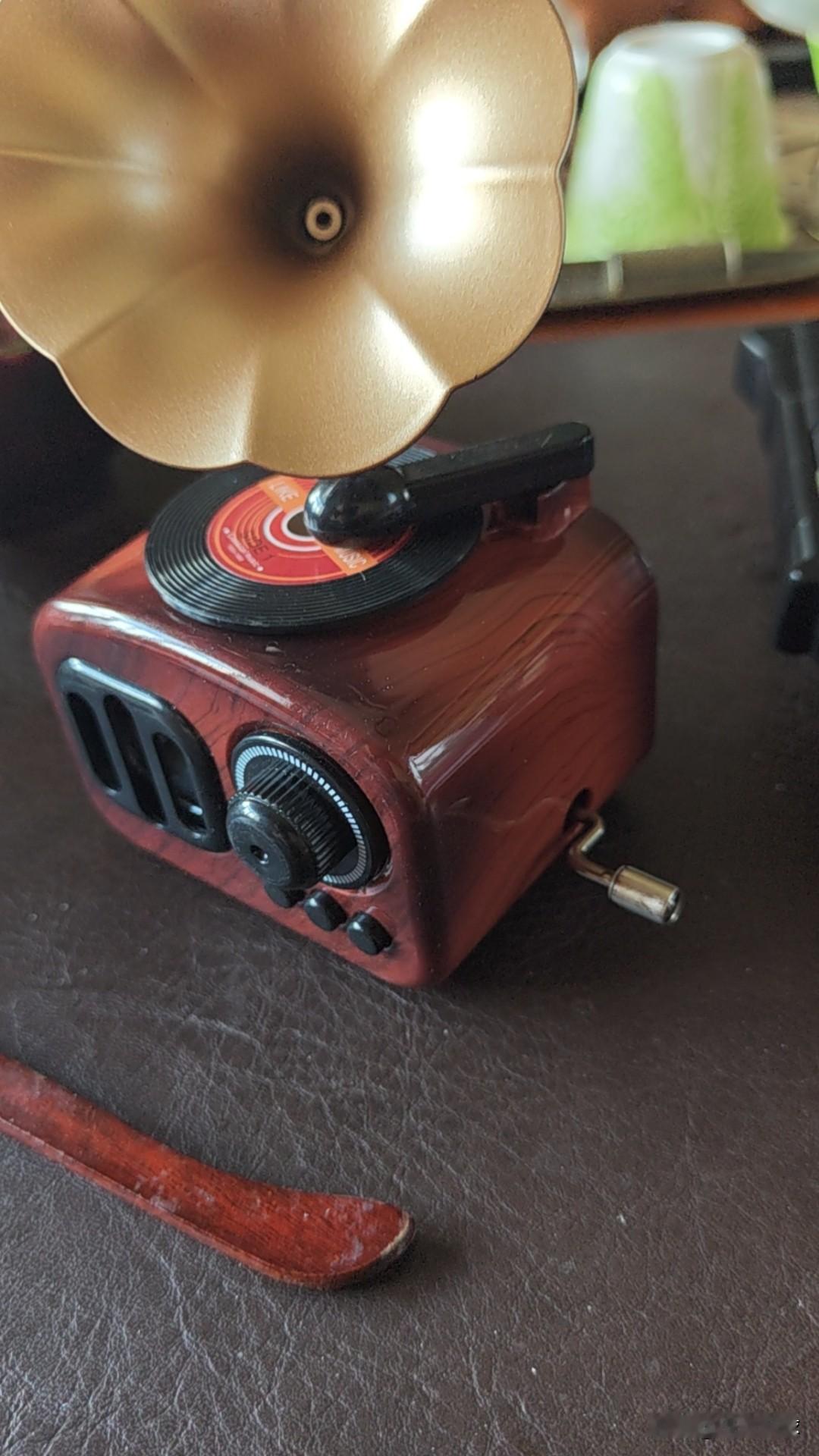 你们觉得复古留声机好看吗？