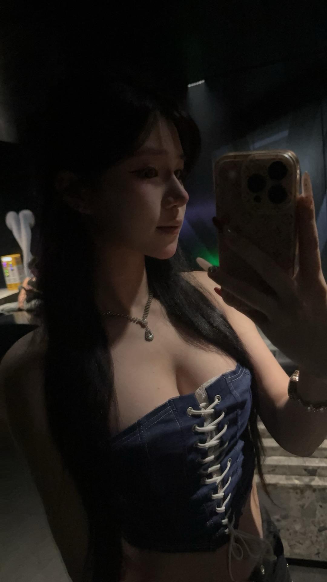 不正眼看你是因为你趴在地上