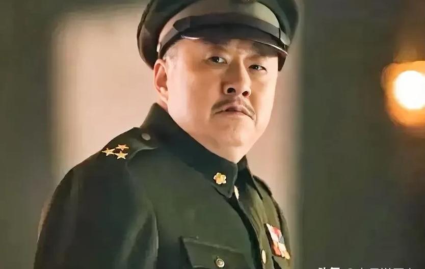 [微风]1948年10月的南京官邸，蒋介石指着卫立煌怒吼：“你敢抗命？”卫立煌挺