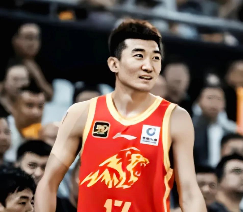 篮球圈里消息说浙江广厦把球员孙铭辉摆上货架但到现在无人问津什么原因。
第一合同是