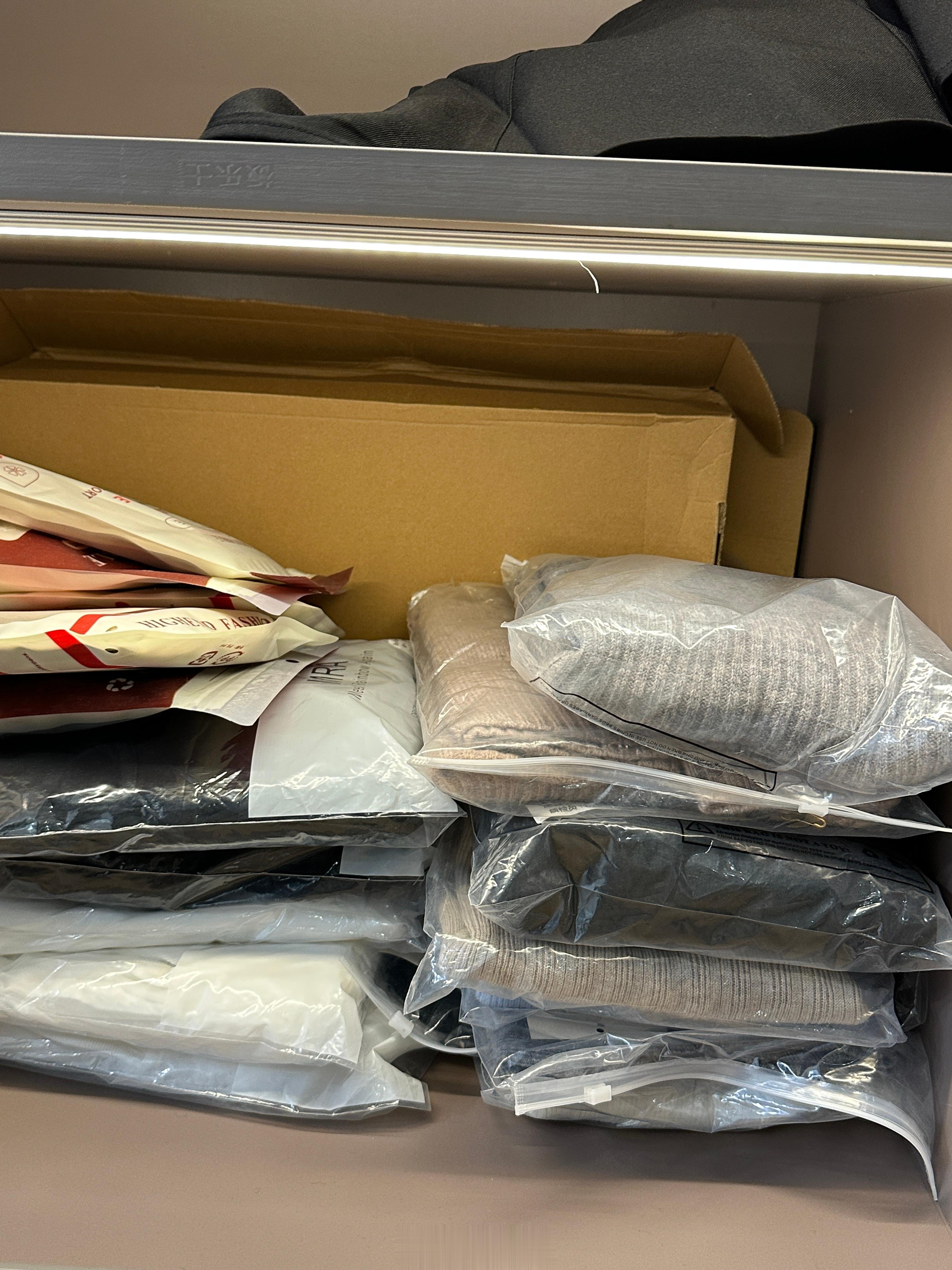 试不完的衣服...... ​​​