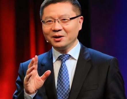 中国有两位预言神准的专家，一个是复旦的张维为，曾断言乌克兰或将亡国；另一位是林毅