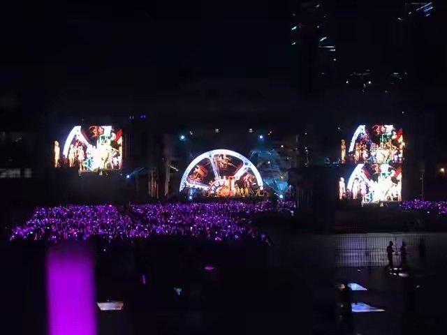 蔡徐坤澳门演唱会炸上热搜：12秒售罄，内娱演唱会还能这么玩？昨天晚上你的朋友圈被