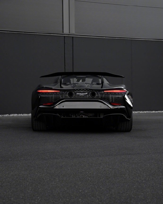 迈凯伦 Artura 真的太漂亮了！它是迈凯伦首款量产高性能混合动力超级跑车，外