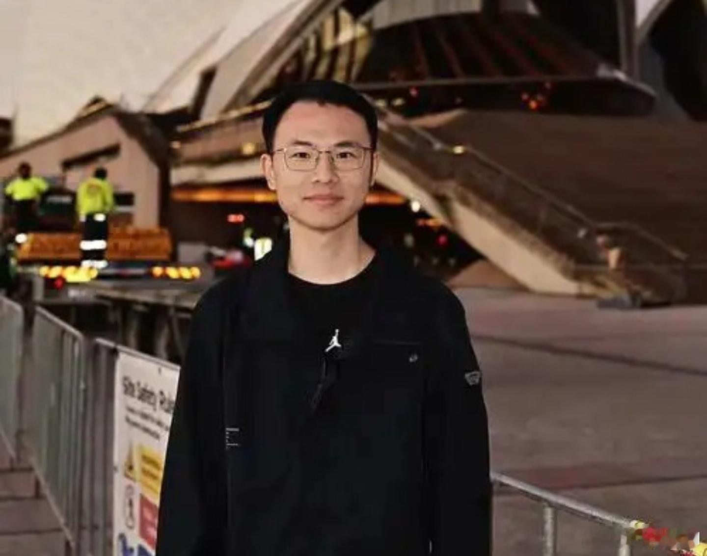 在媒体批评户晨风挑起群体对立后，其社媒账号已被封禁。 ​​​