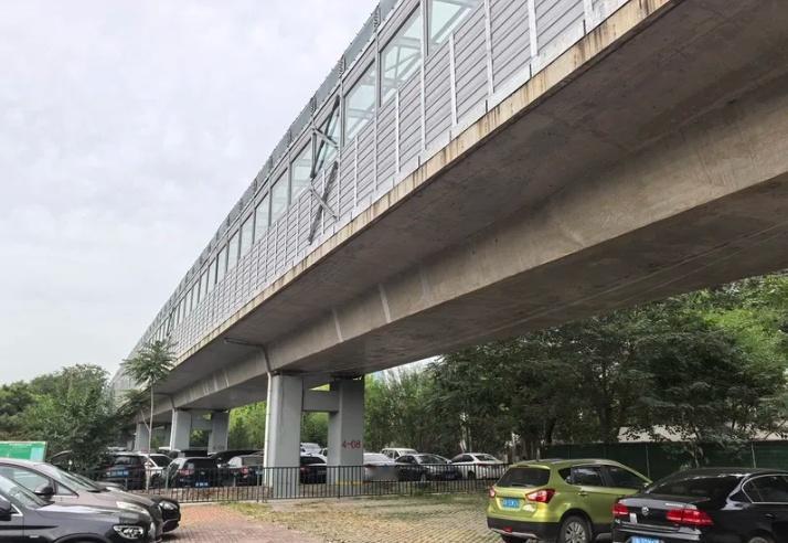 251 座桥下空间，包括了城市道路、公路及轨道桥下空间，共278万平方米，其中整